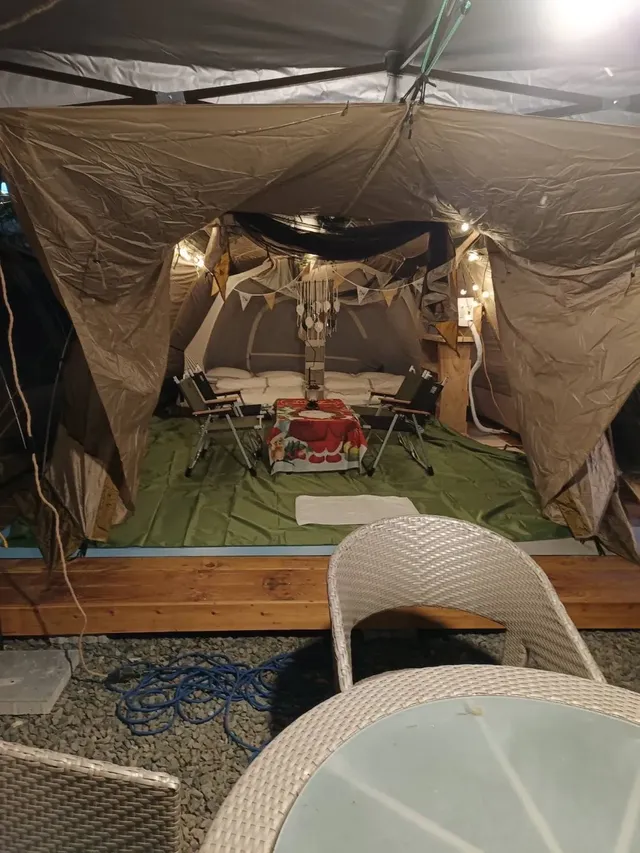 帆船村露營區｜獨家7折起！豪華露營一泊三食-隧道帳1-2