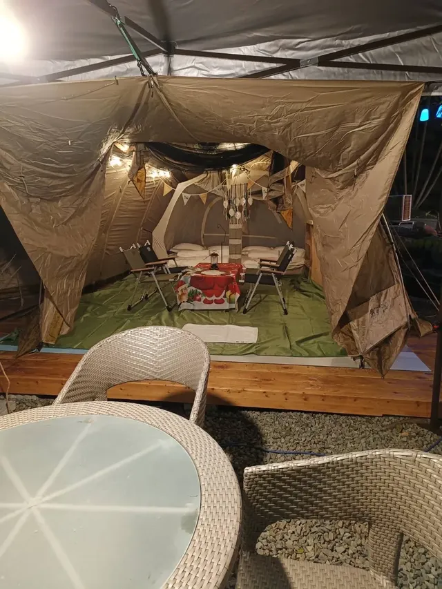 帆船村露營區｜獨家7折起！豪華露營一泊三食-隧道帳3-8