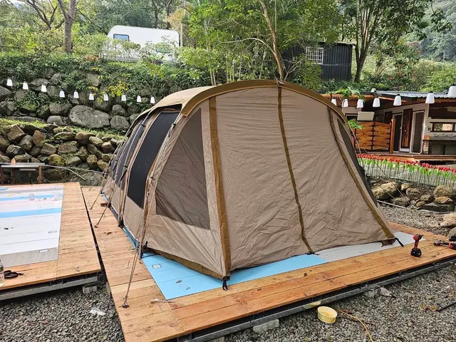 帆船村露營區｜獨家7折起！豪華露營一泊三食-隧道帳7-2