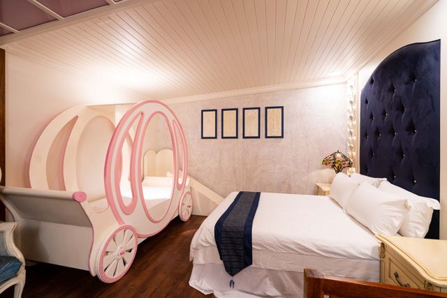XinYuan-Deluxe Quadruple Room-10