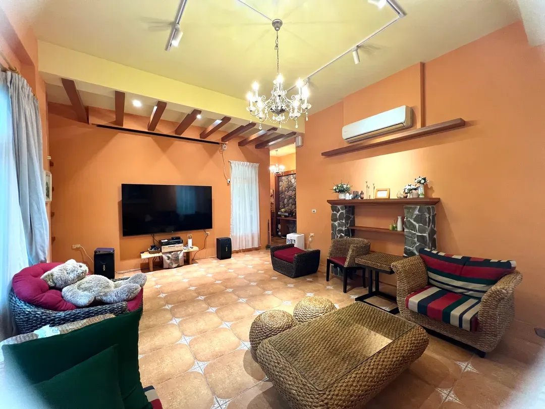 Annong Left Bank Bed and Breakfast