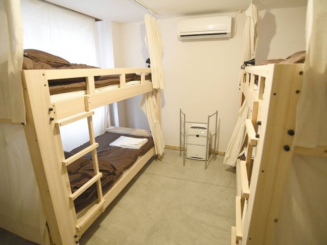 ・【男女混合ドミトリー一例】2段ベッド2台で1部屋4名様までお泊りいただけます