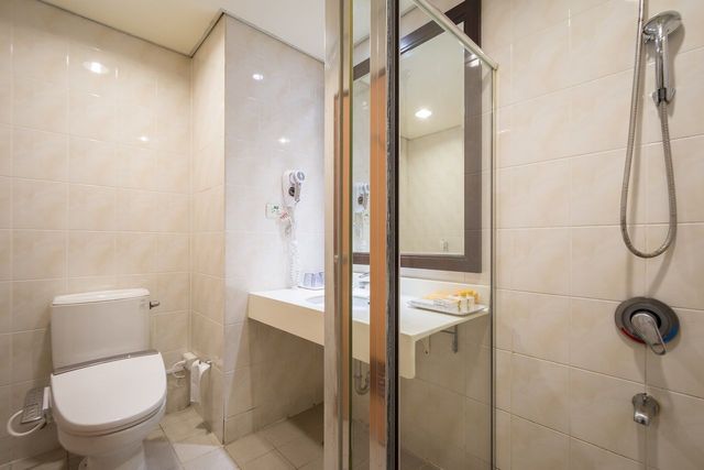 Naruwan INN-Standard Quadruple Room-7