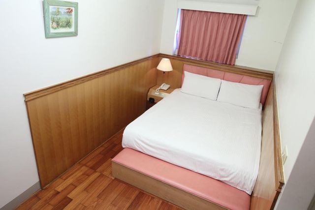 Long Shan Hotel-Standard Double Room-3