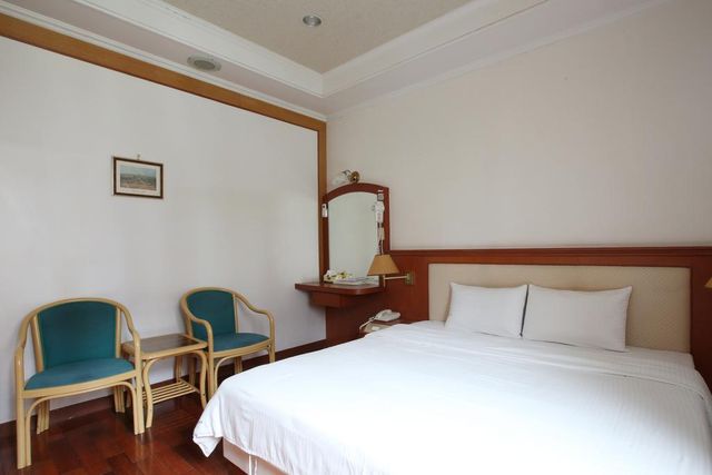 Long Shan Hotel-Superior Double Room-6
