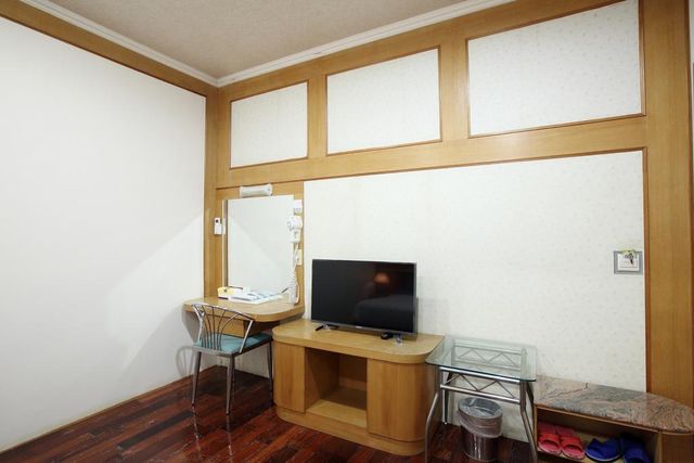 Long Shan Hotel-Superior Double Room-8