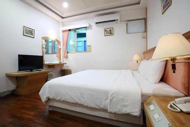 Long Shan Hotel-Superior Double Room-2