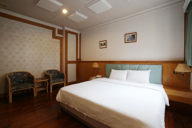 Long Shan Hotel-Superior Double Room-4