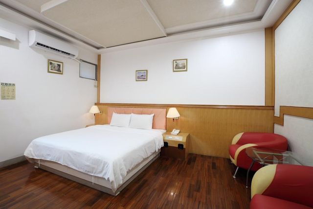 Long Shan Hotel-Superior Double Room-3