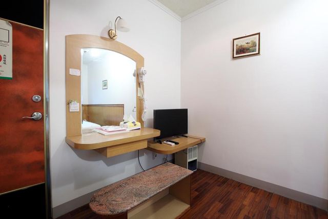 Long Shan Hotel-Superior Double Room-9