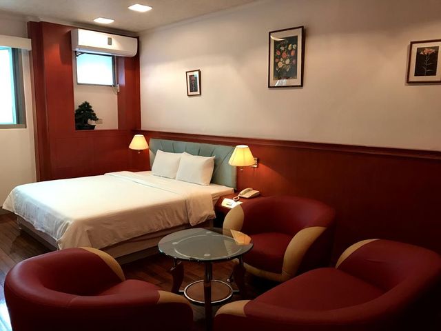 Long Shan Hotel-Deluxe Double Room-2