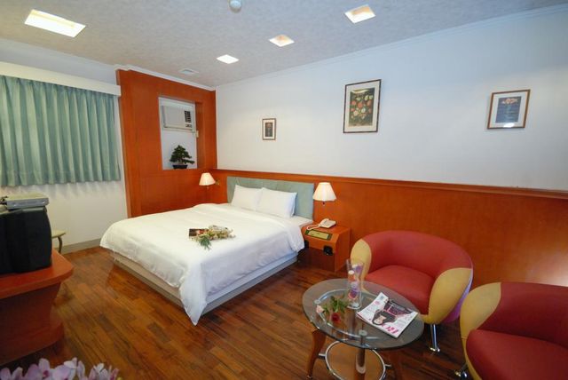 Long Shan Hotel-Deluxe Double Room-5