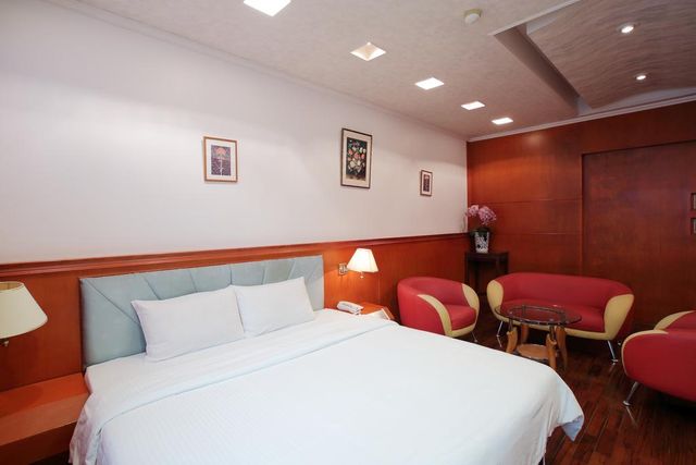 Long Shan Hotel-Deluxe Double Room-3
