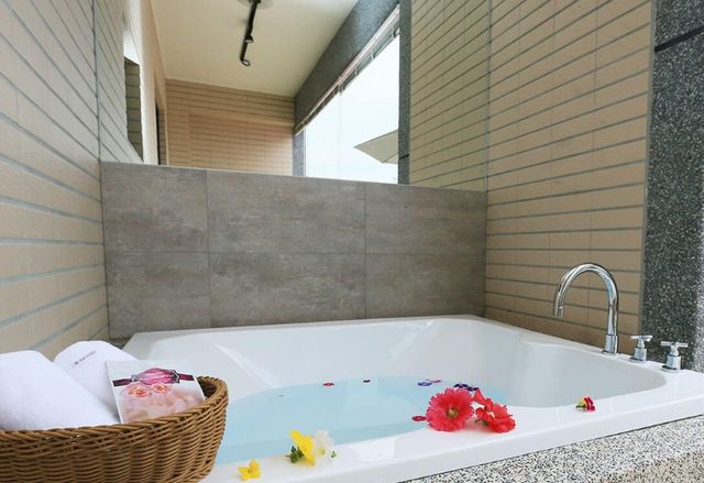 Early Summer B&B-Two-person room in the air-3