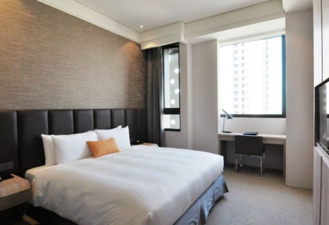 TreeArt Hotel-Deluxe Double Room with Bath-2