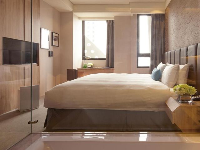 TreeArt Hotel-Deluxe Double Room with Bath-3