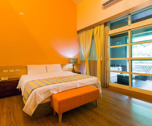 Sun Hola Villa-Deluxe Quadruple Room (bathtub)-2