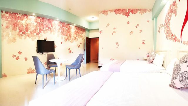 Happiness has about 1799 (elevator home)-Spring cherry-4