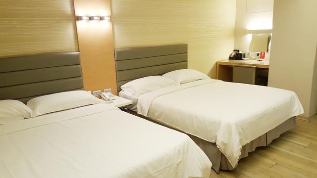더 리버사이드 호텔 에스테틱스 (The Riverside Hotel Esthetics) 【가오슝 호텔 Top 10 】-Standard Quad Room-6