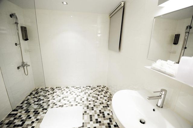 더 리버사이드 호텔 에스테틱스 (The Riverside Hotel Esthetics) 【가오슝 호텔 Top 10 】-Quad Room-6