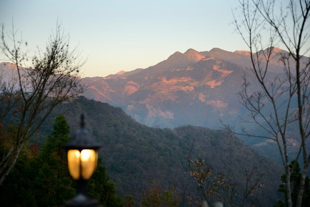 清境晨曦山莊 | 可選購獨棟小木屋房型(附烤肉區) l 請詳閱住宿規定 l-景觀樓中樓木屋－平日4位入住優惠|山景、獨棟、烤肉區-12
