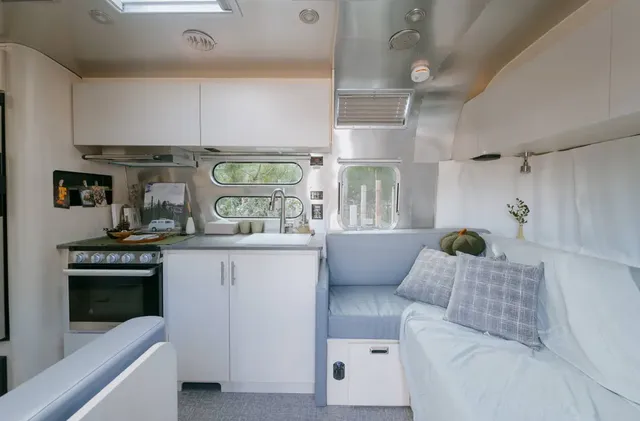 小巷清風 Le.Alley Autocamp Resort | 新上架！豪華露營車-【露營車】露營車－Flying Cloud 28呎｜一大床-3