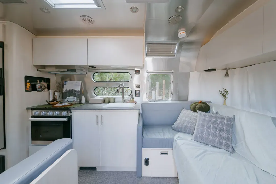 小巷清风 Le.Alley Autocamp Resort | 顶级露营车、环山美景