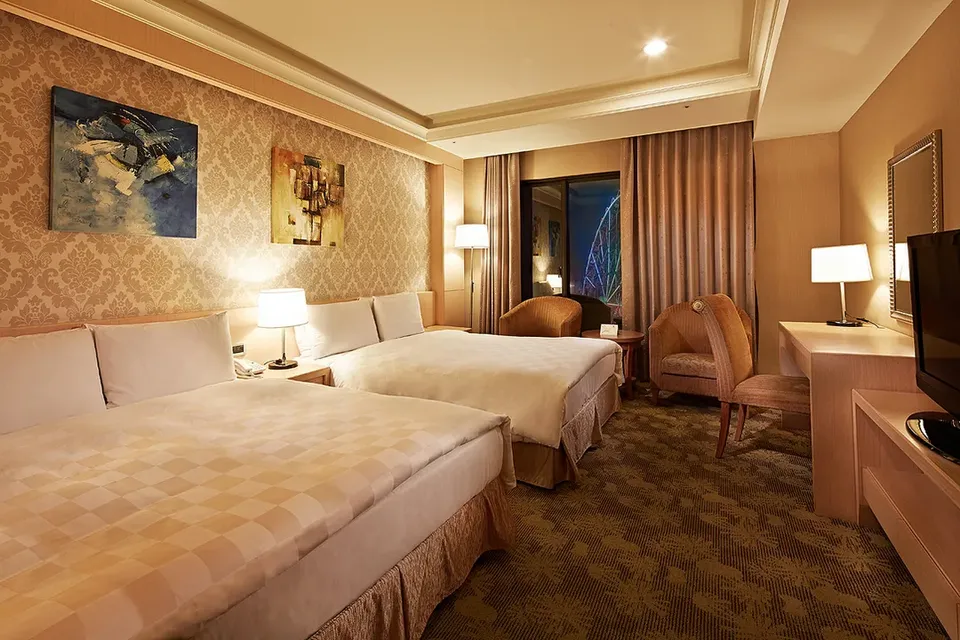 【高鐵假期】高雄義大天悅飯店2日自由行-溫馨家庭房(3人住，2中床，含早餐)-1