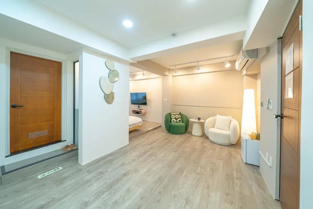 Tsum Chill /near the Second Art Museum and Chihkan Tower Business District