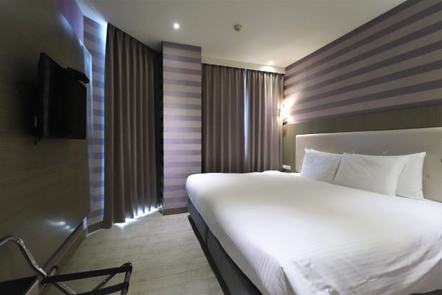 J-Hotel-Business double | big bed-8