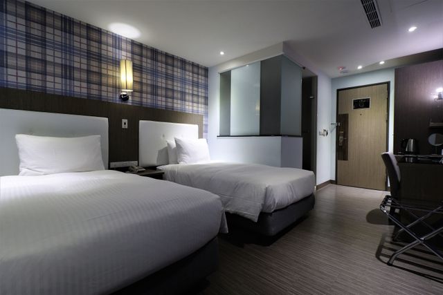 J-Hotel-Business Double | Two Small Beds-4