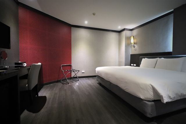 J-Hotel-Monarch Double | Big Bed-6