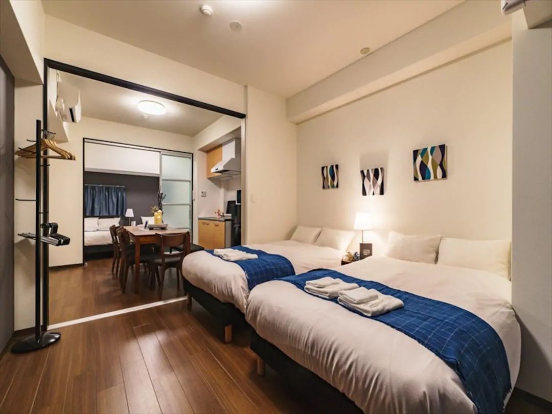 Walking to Shinsaibashi, Namba, and Dotonbori! 4min to Nagahoribashi Station/Max7pax
