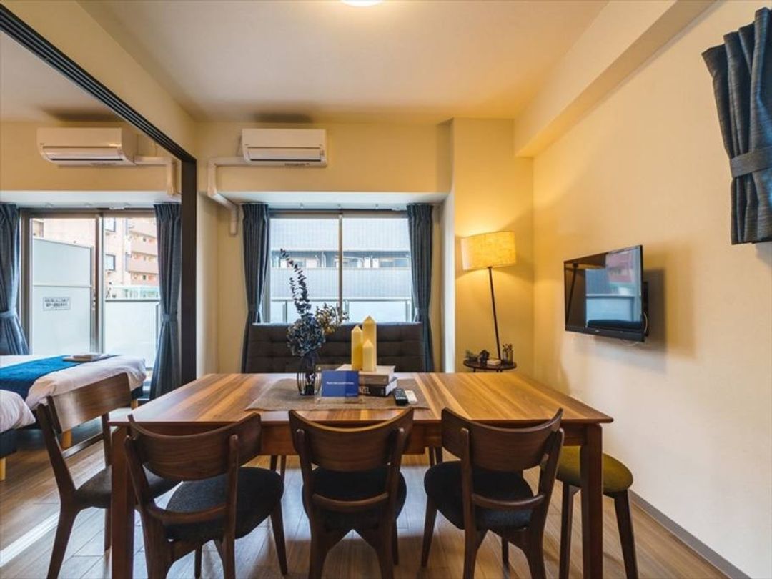 Walking to Shinsaibashi, Namba, and Dotonbori! 4min to Nagahoribashi Station/Max7pax