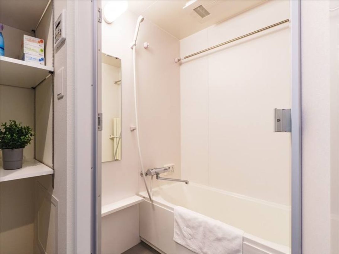 Walking to Shinsaibashi, Namba, and Dotonbori! 4min to Nagahoribashi Station/Max7pax