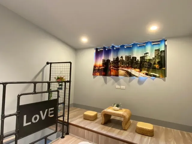 Sun Never Sets Bed and Breakfast-Six-person room in the building-12