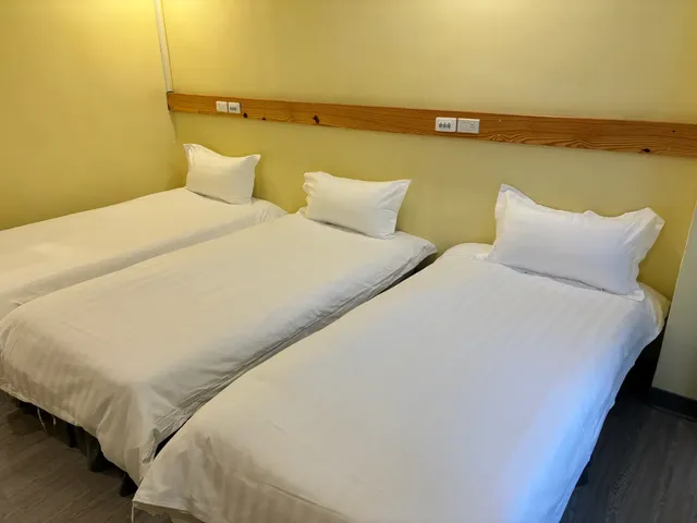 慢且洄瀾文旅飯店｜花蓮市中心美食吃不停｜香榭大道上-單床三人房 - 無停車位-4