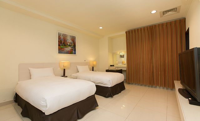 F HOTEL Sanyi-Executive Twin Suite-1