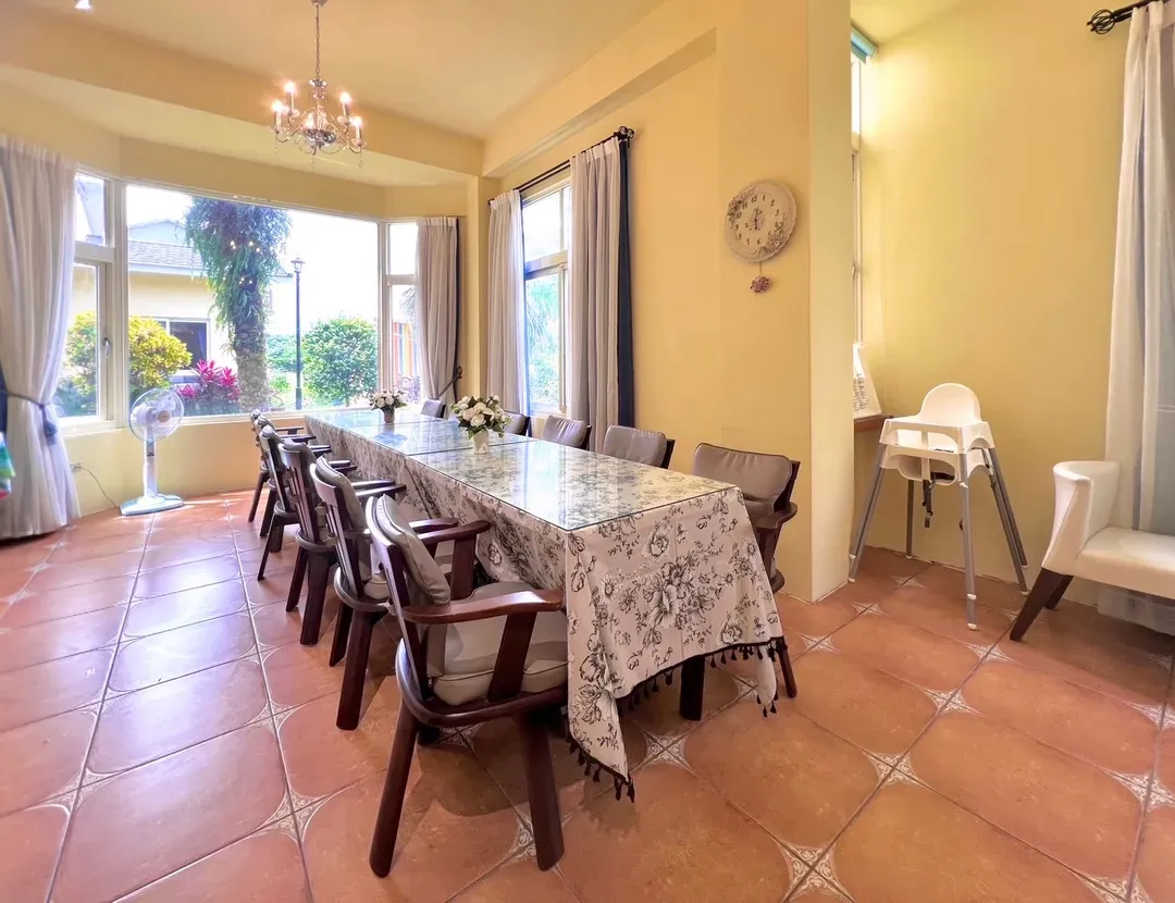 Annong Left Bank Bed and Breakfast