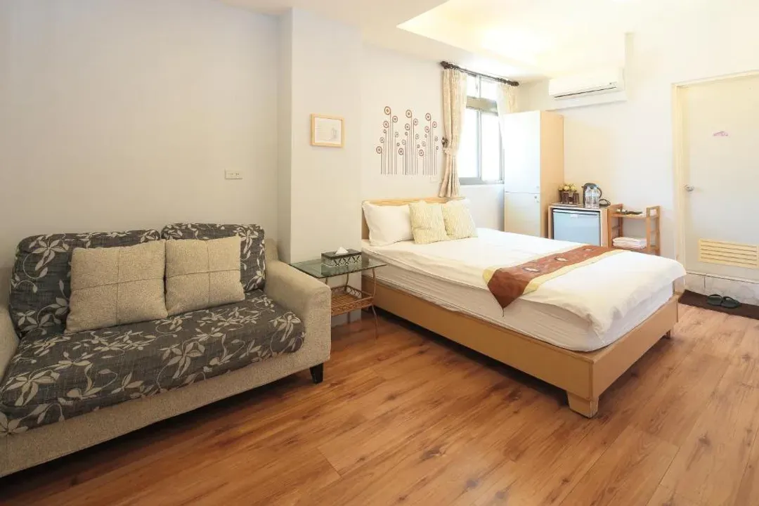 Happiness Yes Story B&B