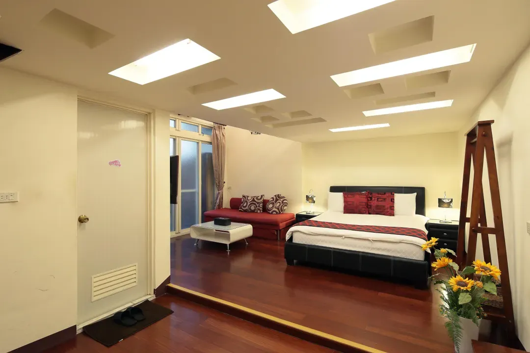 Happiness Yes Story B&B