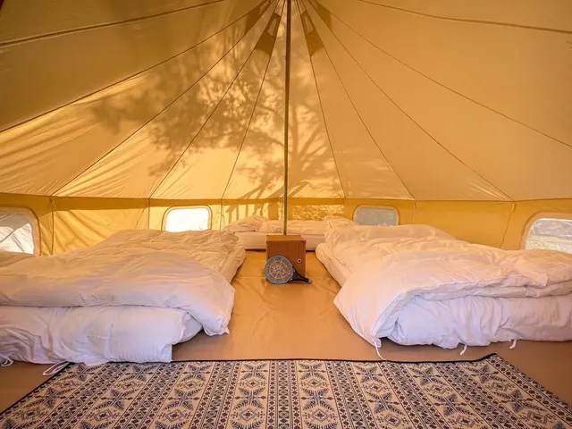 黃金好望角露營區 | 限時優惠75折！超美夕陽懶人露營，豪華一泊二食-經典鐘型帳-1