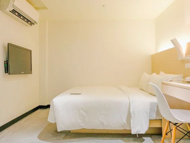 二十輪旅店西門町館-標準客房雙人房(無窗)-3