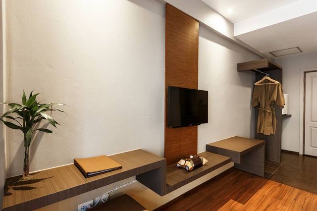 Deluxe Pool Access Room