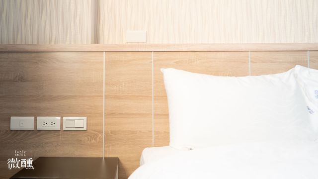 TipsyHotel-Standard Double Room-2