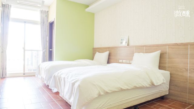 TipsyHotel-Leisure Twin Room-1