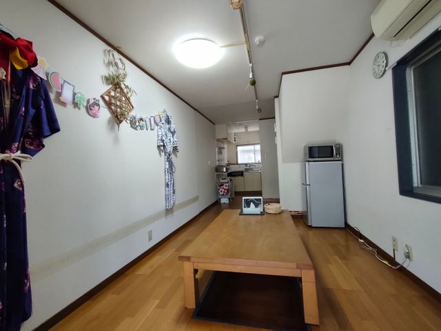 2 MIN FROM NAMBA, 20 MIN FROM USJ, 2 HOUSES FOR MAX 22-2 MIN FROM NAMBA, 16 MIN FROM USJ, 2-FLOOR HOUSE FOR MAX 7-3