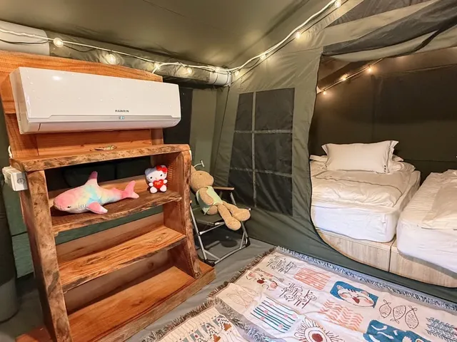 帆船村露營區｜獨家7折起！豪華露營一泊三食-網紅充氣帳篷1-2