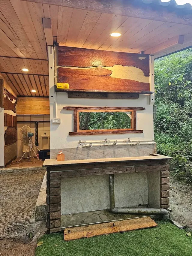 帆船村露營區｜獨家7折起！豪華露營一泊三食-網紅充氣帳篷1-6