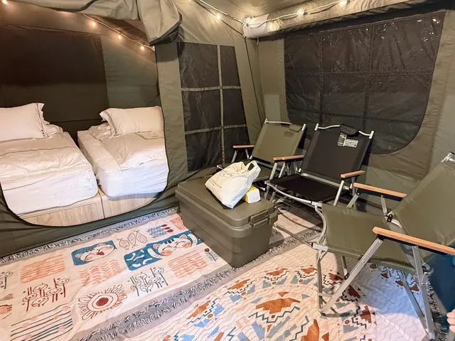 帆船村露營區｜獨家7折起！豪華露營一泊三食-網紅充氣帳篷1-4